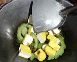 Foto langkah ke 2 dari resep 503) Tumis Pare Tahu.