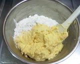 A picture of step 4 of Melon Bread Cookie Dough.