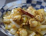 A picture of step 5 of Aglio e Olio Onions & Baby Scallops.