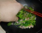 A picture of step 4 of Spinach and Bacon Sauteed in Butter.