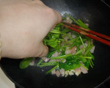 A picture of step 4 of Spinach and Bacon Sauteed in Butter.
