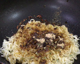 இரண்டே நிமிடத்தில் காரசாரமான மேகி...! (Spicy Maggi Just in 2 Minutes recipe in tamil) ரெசிபி ஸ்டேப் 3 புகைப்படம்