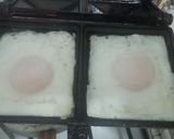 Foto del paso 3 de la receta: Huevos con camisa a la sanguchera! #Utensilios