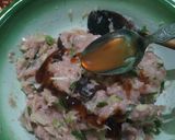 Foto langkah ke 2 dari resep Dimsum ayam jamur kuping isi keju.