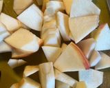 Párolt lilakáposzta pikáns gyümölcsökkel recept fázis 1 fotója