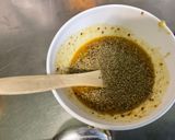 Une image de l'étape 5 de Marinade aux deux moutardes, ail, romarin et sirop d’érable.