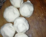 A picture of step 3 of Pull apart cheesy pav.