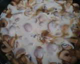 Une image de l'étape 4 de Poulet champignon façon blanquette.