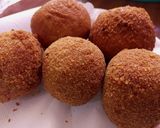 A picture of step 7 of Scotch eggs.