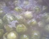 Foto del paso 1 de la receta: Repollitos de Bruselas gratinados y algo más.