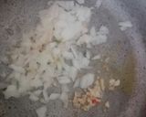 Foto del paso 1 de la receta: Buñuelos de acelga a la sartén
