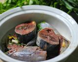 Hình bước làm 1 của món CƠM NHÀ | CÁ NGỪ KHO THƠM & MĂNG TRE