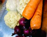 Foto del paso 1 de la receta: 🥘TARTELETAS Y CANASTITAS 🥘 DE COLIFLOR🥘🧀🥕🧅🥕🧀ZANAHORIAS🥕 Y 🧅CEBOLLA🧅