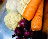 Foto del paso 1 de la receta: 🥘TARTELETAS Y CANASTITAS 🥘 DE COLIFLOR🥘🧀🥕🧅🥕🧀ZANAHORIAS🥕 Y 🧅CEBOLLA🧅