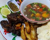 Foto langkah ke 4 dari resep Sop Buntut Bakar.