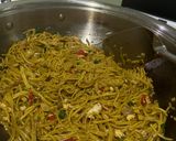 Foto langkah ke 3 dari resep Mie Tumis Telur.