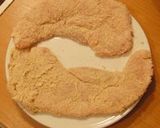 A picture of step 3 of Schnitzel.