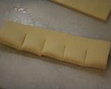 A picture of step 2 of Ham & Egg Pies.