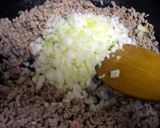 A picture of step 2 of Quick and Easy Ground Pork Rice Bowl.