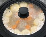 A picture of step 9 of Corn pork ribs soup.