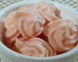 A picture of step 4 of Simple & Cute Sakura-Coloured Meringue Cookies.