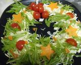 A picture of step 4 of Christmas Wreath Salad with Colorful Mayonnaise.
