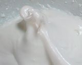 A picture of step 1 of Easy Oil-Free Soufflé with Egg Whites and Yogurt.