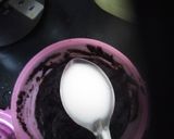 A picture of step 3 of Microwave Mini-Oreo cake (made with Oreo biscuits).