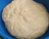 A picture of step 2 of Fluffy doughnut.