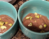 Foto del paso 6 de la receta: Postre de cacao y plátano con pistachos