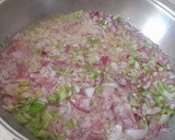 Foto del paso 1 de la receta: Guiso de calamares con patatas