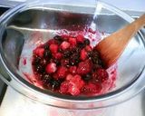 A picture of step 4 of Mixed Berry Meringue Cake.