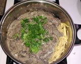 A picture of step 6 of mushroom stroganoff.