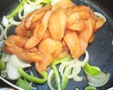 Foto del paso 2 de la receta Tiritas de pollo al vino con champiñones