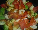 A picture of step 3 of Quick Chikuwa, Avocado, and Tomato Stir-fry.