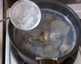 A picture of step 3 of Simple and Delicious Hamaguri Clam Soup.