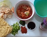 Foto langkah ke 1 dari resep Mie Rebus Kimchi (Kimchi Noodle Soup).