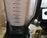 डेट्स एंड बेरीज़ लस्सी (Dates & Berries Lassi recipe in Hindi) रेसिपी चरण 2 फोटो