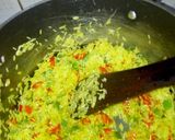 A picture of step 3 of Vegetable turmeric rice.