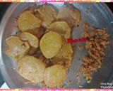 A picture of step 4 of Aloo ke pakoray.