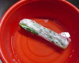 A picture of step 7 of Komatsuna and Spinach Steamed in the Microwave.