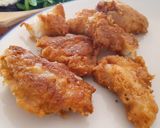 Foto del paso 3 de la receta: Nuggets de merluza rebozado sin huevo y con cerveza