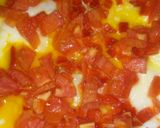 Foto del paso 1 de la receta: Revuelto de tomate, morrón y huevo. Fácil y práctico