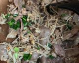 รูปขั้นตอนการทำที่ 6 ของ หมูผัดเห็ดเข็มทองน้ำมันหอย