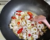 Foto langkah ke 3 dari resep Cumi Mentega Saus Tiram.