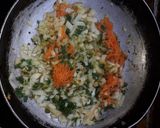 पालक गाजर रवा (palak gajar rawa recipe in marathi) रेसिपी स्टेप 2 फोटो 