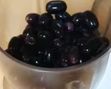 A picture of step 1 of Black Grapes juice.