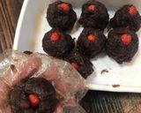 A picture of step 1 of Easy strawberry daifuku.