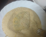 Foto del paso 3 de la receta: Tupper de merluza empanada y frita con papas cocidas