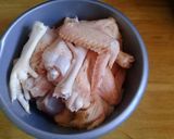 A picture of step 1 of Umleqwa / hard body chicken.